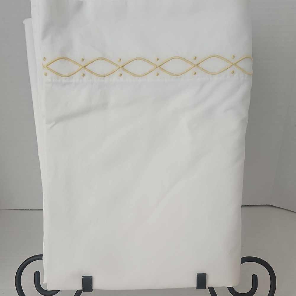 Garnet Hill White Yellow Gold Embroidered Boarder Cotton Twin Flat Sheet